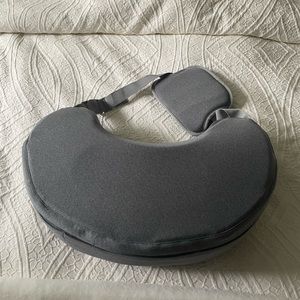 Frida mom nursing pillow